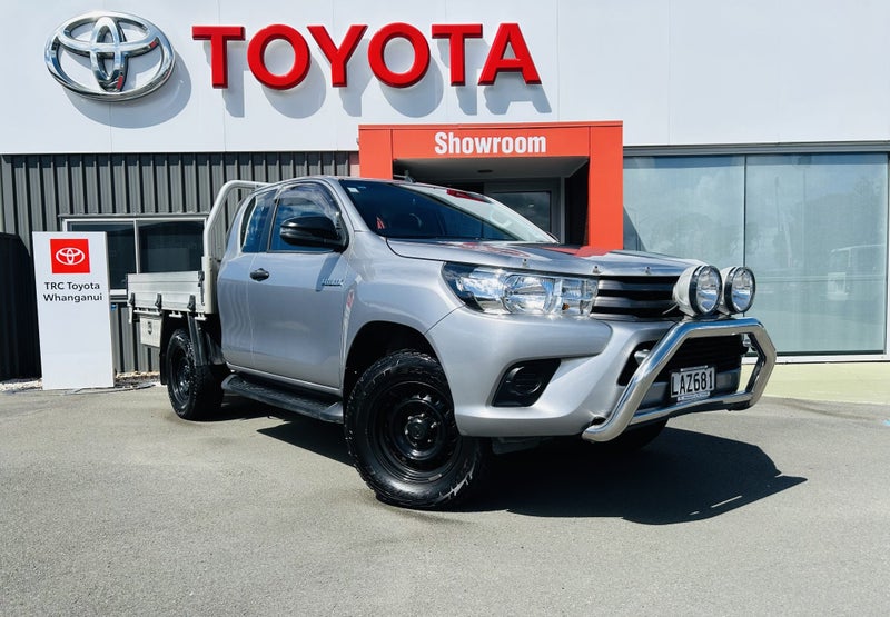 2017 Toyota Hilux SR Extra Cab 2.8DT 4WD Automa...