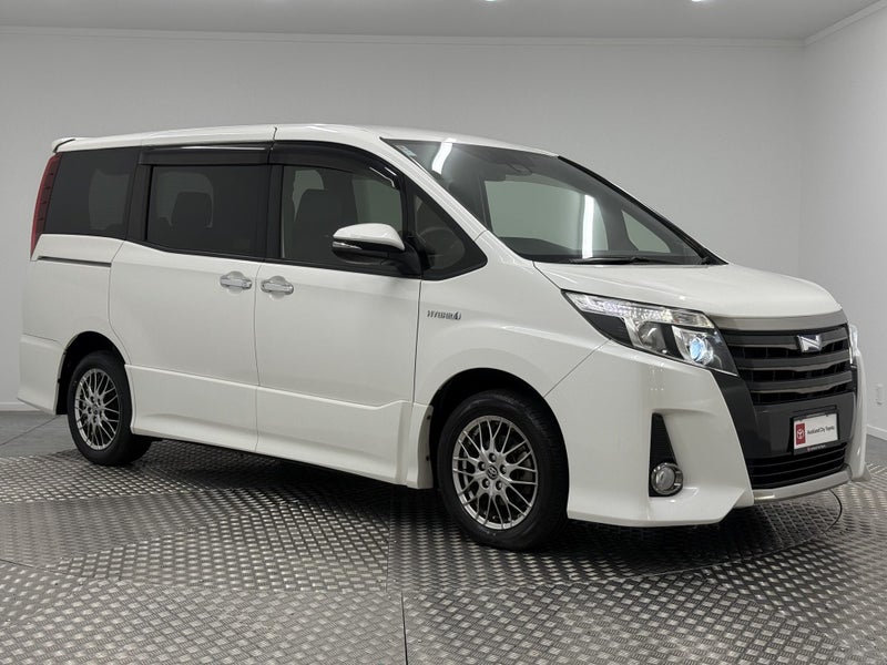 2017 Toyota Noah 1.8 Hybrid Si WxB