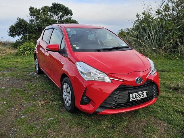 2017 Toyota Vitz 1.5 Hybrid F 5Dr Hatch CVT 2WD...