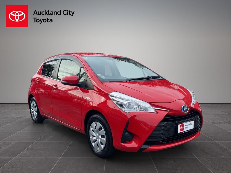 2017 Toyota Vitz 1.5 Hybrid Jewela 5Dr Hatch CV...