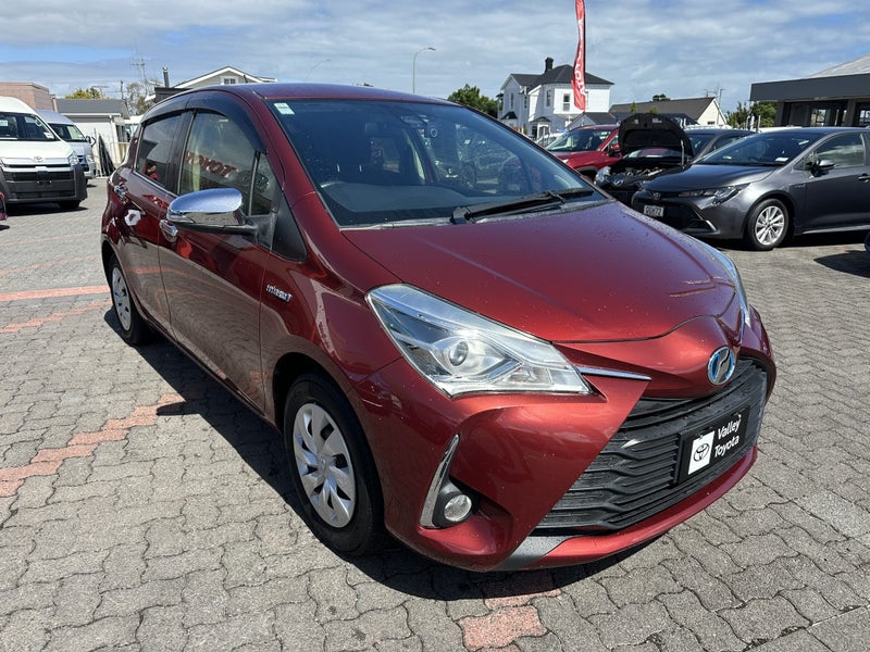 2017 Toyota Vitz 1.5 Hybrid Jewela 5Dr Hatch CV...