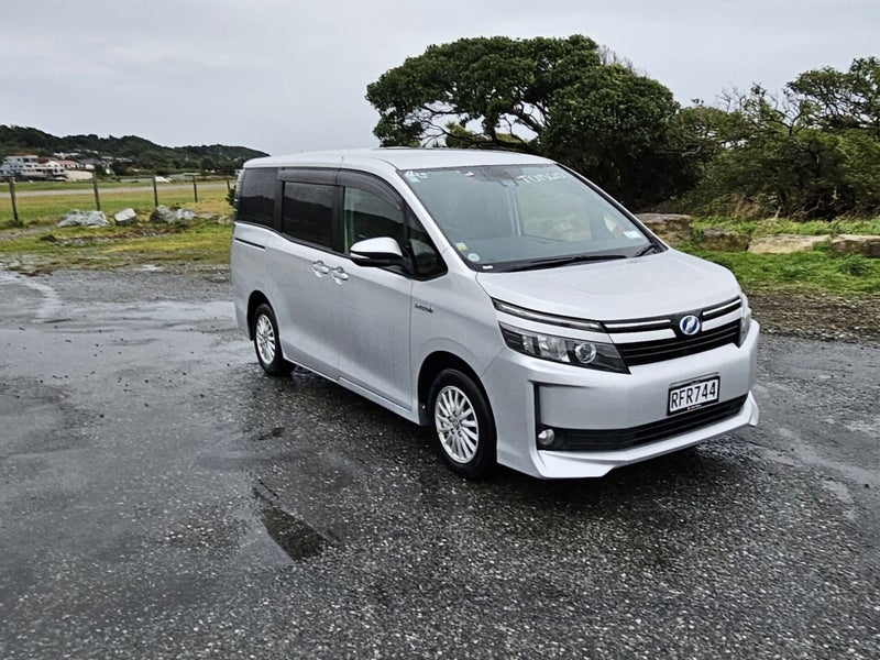 2017 Toyota Voxy 1.8 Hybrid 5 Dr Wagon CVT 2WD...