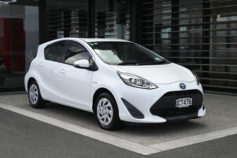 2018 Toyota Aqua 1.5 Petrol Hybrid FWD Hatchback