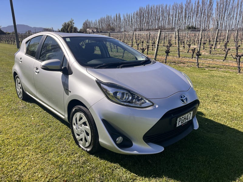 2018 Toyota Prius C GX 1.5P HV ECVT FWD HB/5D/5S