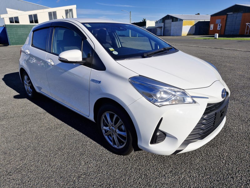 2018 Toyota Vitz 1.5 Hybrid F 5Dr Hatch CVT 2WD -