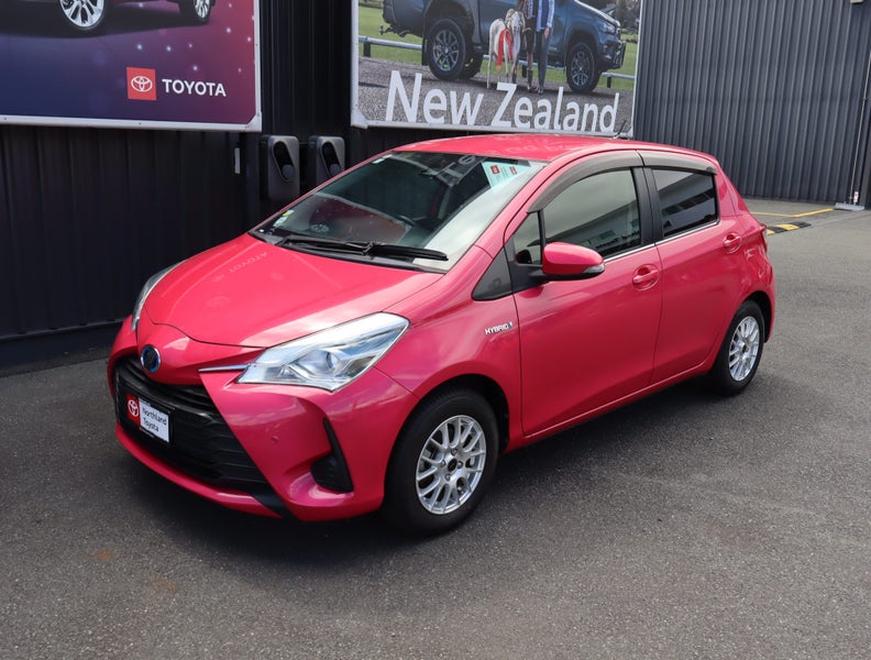 2018 Toyota Vitz 1.5 Hybrid Jewela 5Dr Hatch CV...