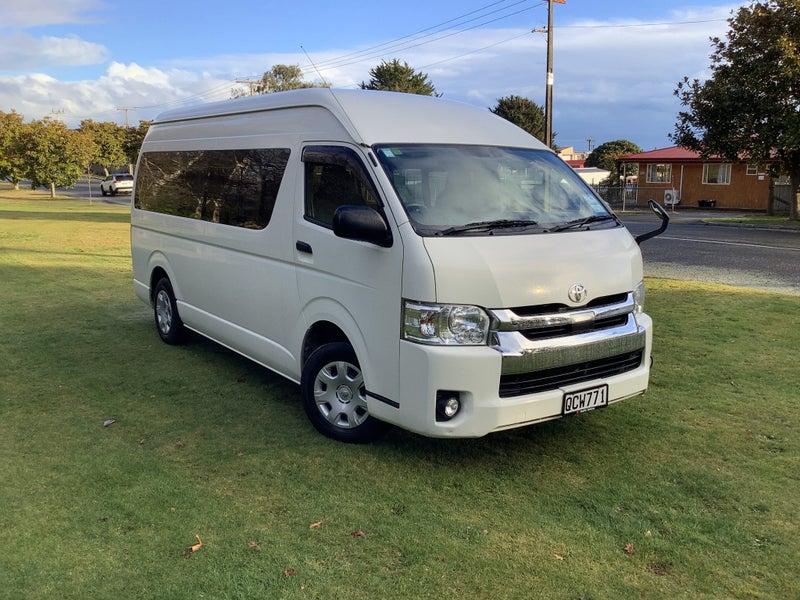 2019 Toyota Hiace 2.8L TD 5 Chair