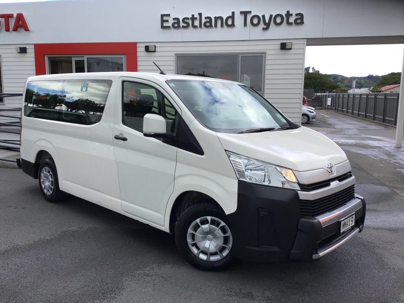 2019 Toyota Hiace ZR 10 Seater Minbus