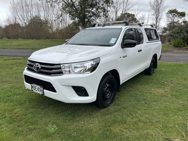 2019 Toyota Hilux 2WD S 2.8DT Extra Cab Manual...