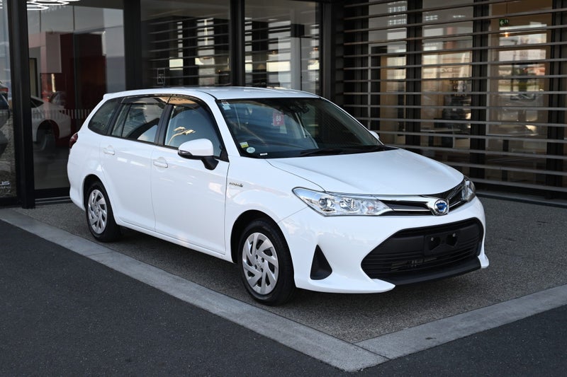 2020 Toyota Corolla Fielder 1.5 Petrol Hybrid E...