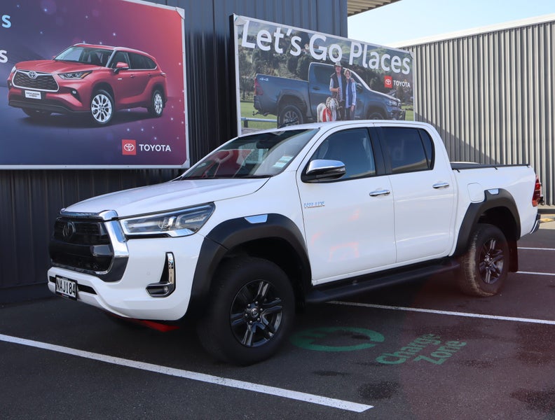 2020 Toyota Hilux SR5 2.8DT 6AT 4WD DCW/4D/5S