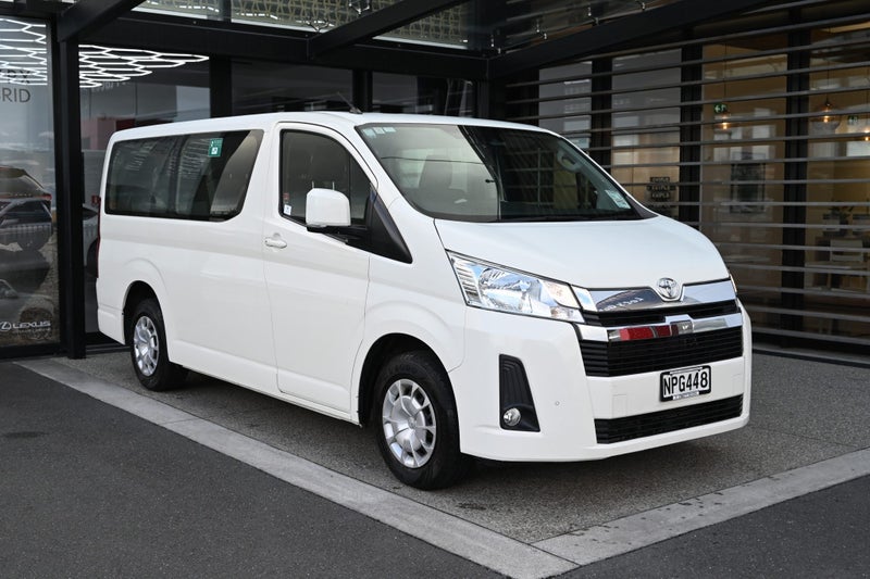 2021 Toyota Hiace ZR 2.8 Turbo Diesel RWD Minibus