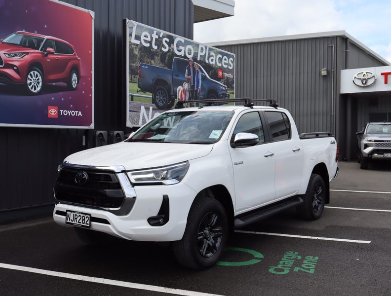 2021 Toyota Hilux SR5 2.8DT 6AT 4WD DCW/4D/5S (...