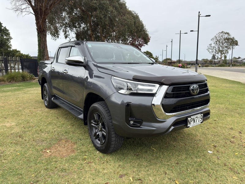 2021 Toyota Hilux SR5 2.8DT Manual 2WD Double C...