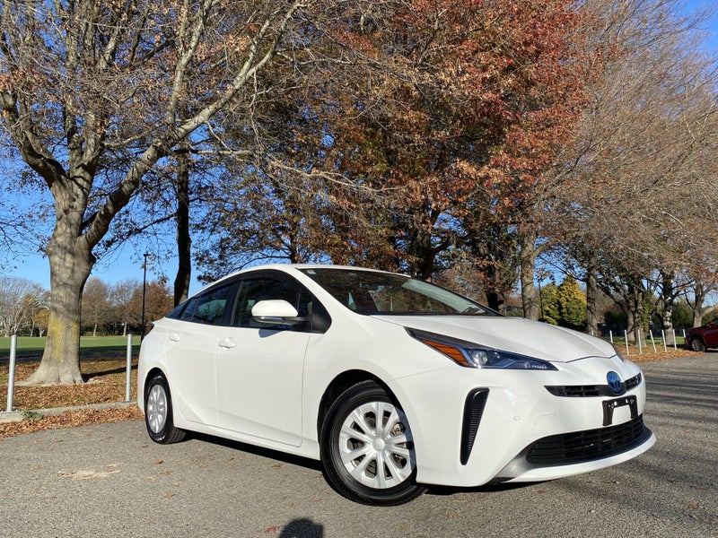 2021 Toyota Prius 1.8L Hybrid FWD