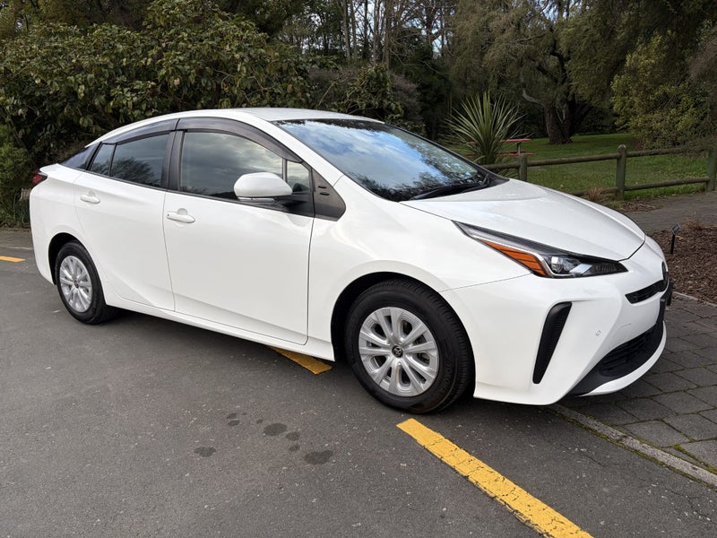 2021 Toyota Prius E