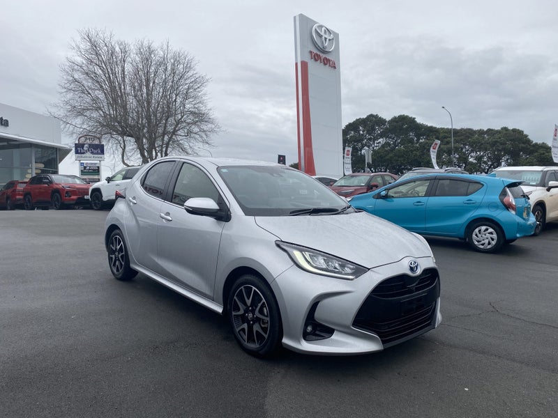 2021 Toyota Yaris 1.5 Hybrid Z 5 Dr Hatch CVT 2...