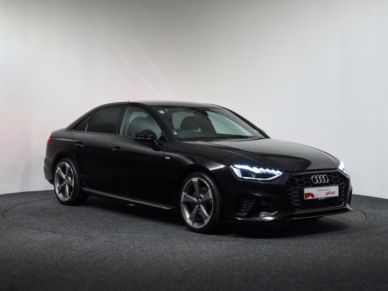 2022 Audi A4 S-line 40 TFSI 140kW quattro