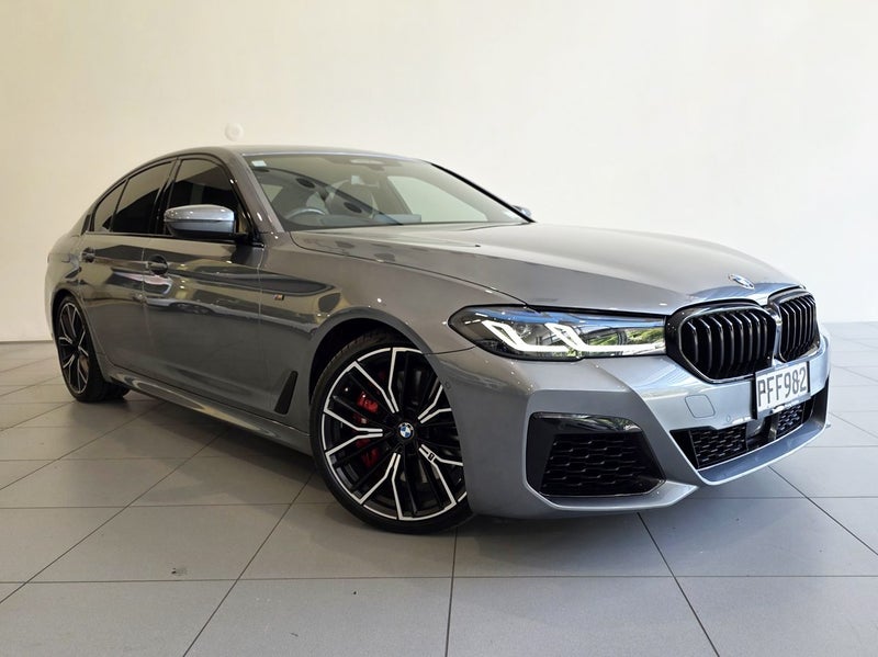 2022 BMW M550i xDrive Sedan M Performance