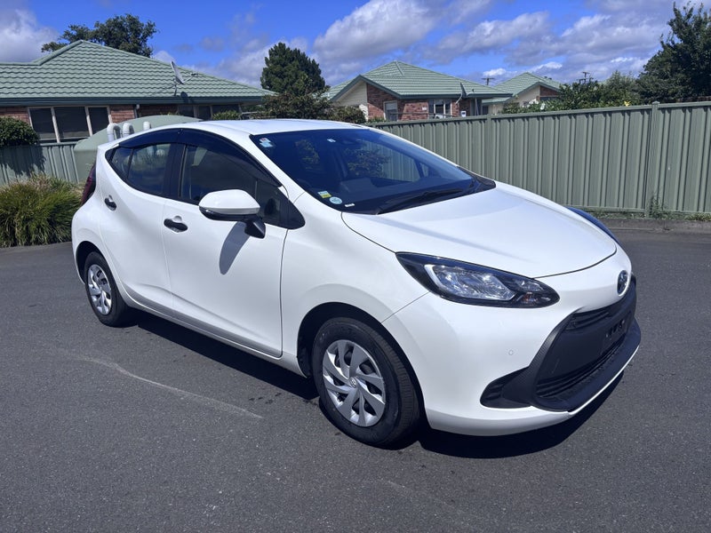 2022 Toyota Aqua 1.5 Hybrid B 5 Dr Hatch CVT 2W...
