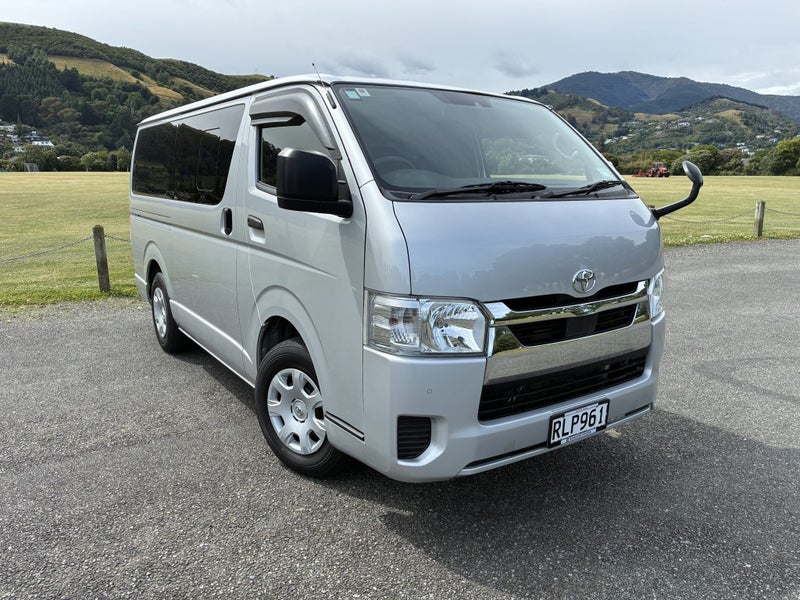 2022 Toyota Hiace 2.0P DX Long Van 6A 2WD