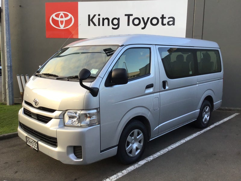 2022 Toyota Hiace 2.7L DX 10 SEATER