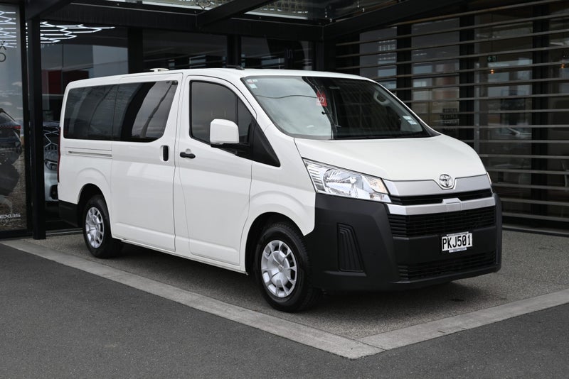 2022 Toyota Hiace ZR 2.8 Turbo Diesel 6AT RWD 5...
