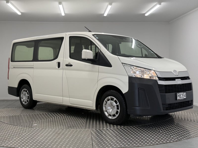 2022 Toyota Hiace ZR 2.8DT RWD