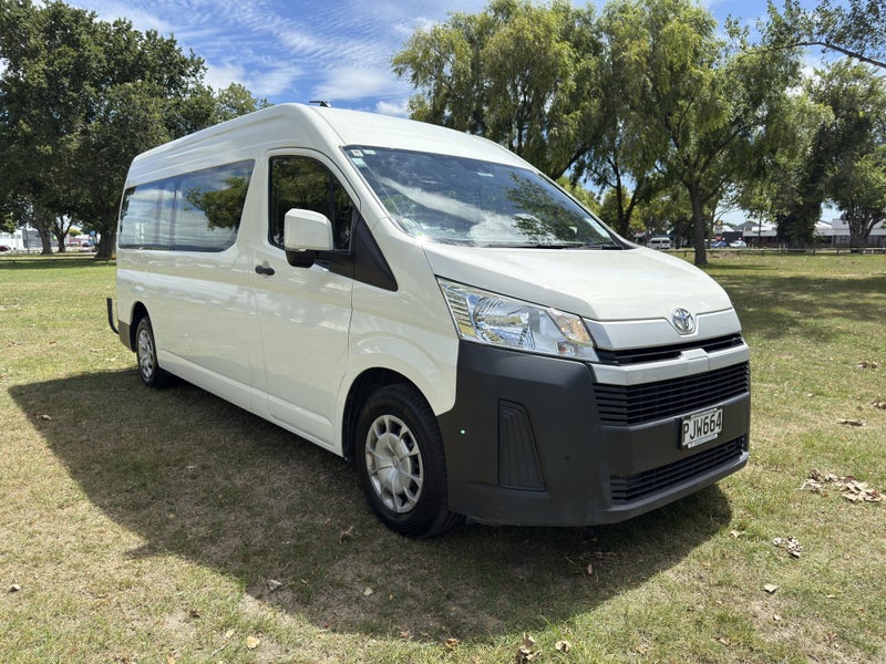 2022 Toyota Hiace ZX 2.8DT Automatic 12 Seat Mi...