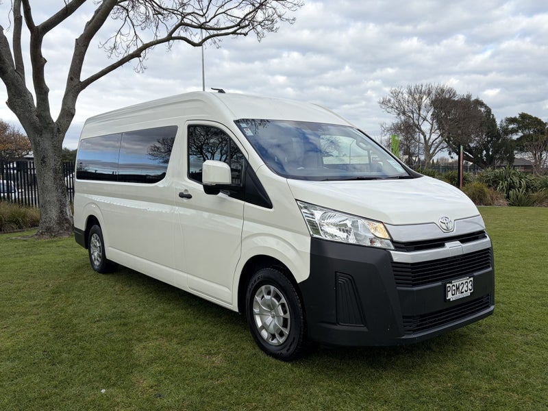 2022 Toyota Hiace ZX 2.8DT Automatic RWD Minibu...