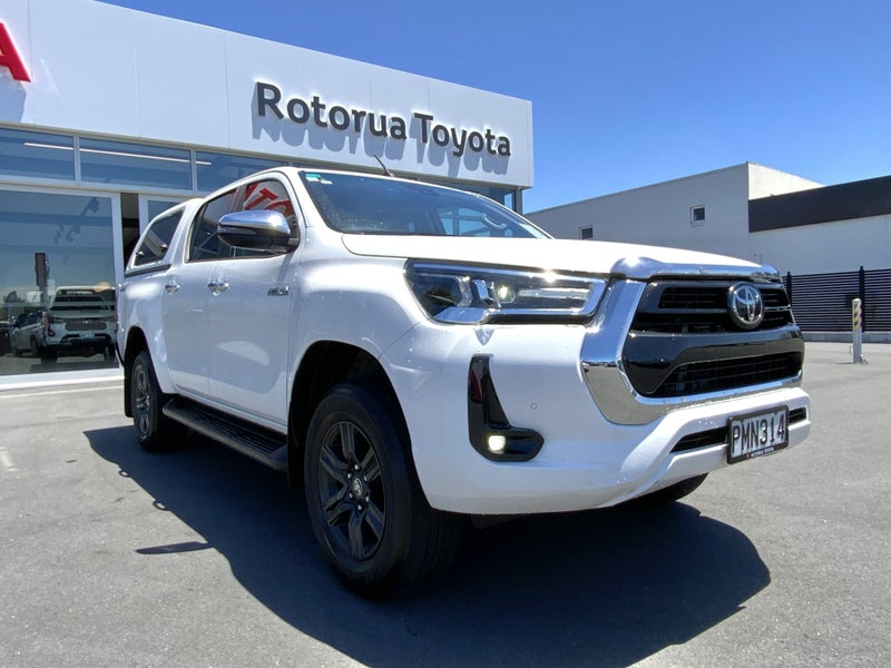 2022 Toyota Hilux 4x4 SR5 NZ New