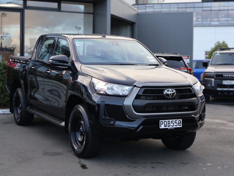2022 Toyota Hilux SR 2.8DT 6AT 2WD DCW/4D/5S