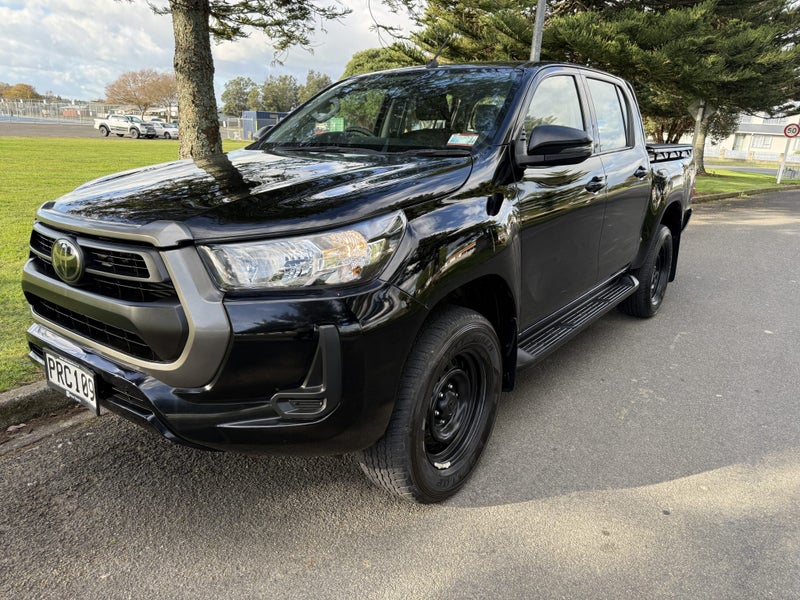 2022 Toyota Hilux SR 2.8DT Automatic Double Cab...