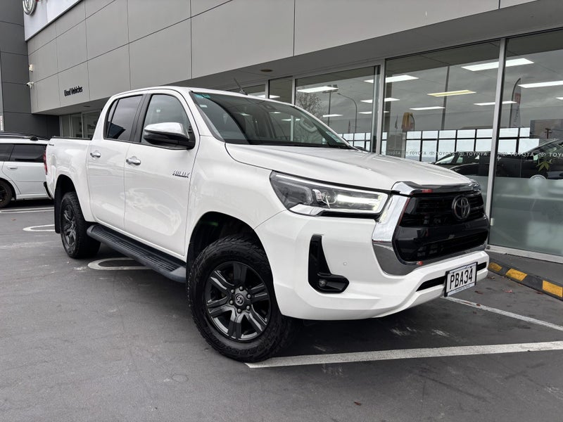 2022 Toyota Hilux SR5 2.8 DIESEL WORKHORSE