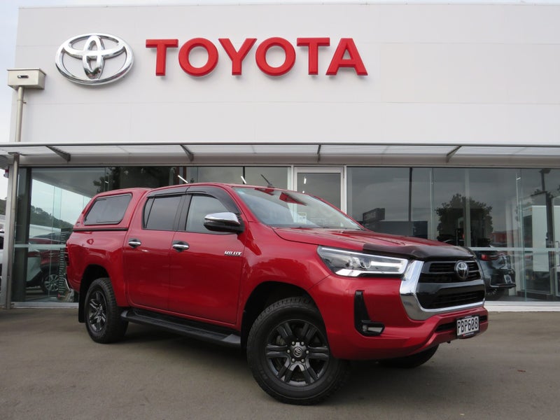 2022 Toyota Hilux SR5 2.8DT 6AT 2WD DCW/4D/5S