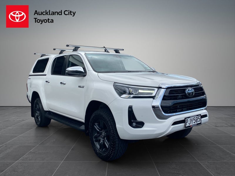 2022 Toyota Hilux SR5 2.8DT 6AT 2WD DCW/4D/5S