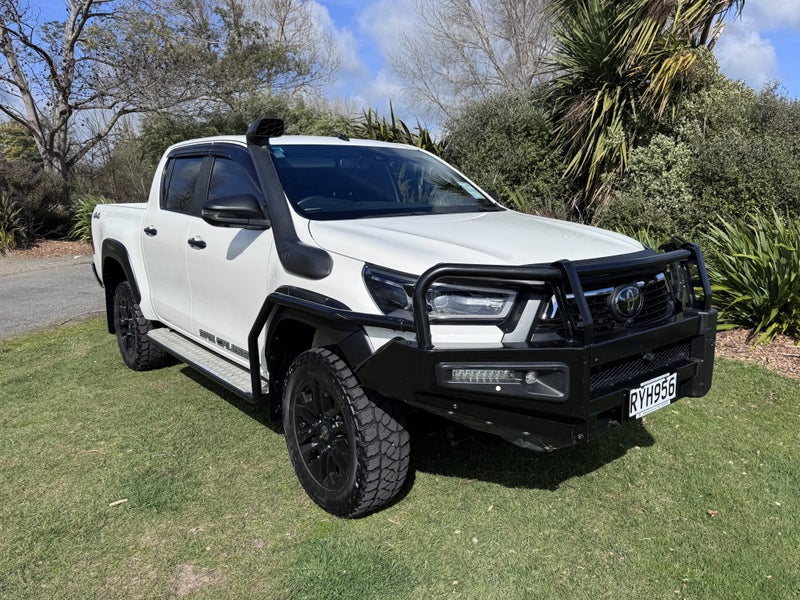 2022 Toyota Hilux SR5 CRUISER 2.8DT Automatic 4...