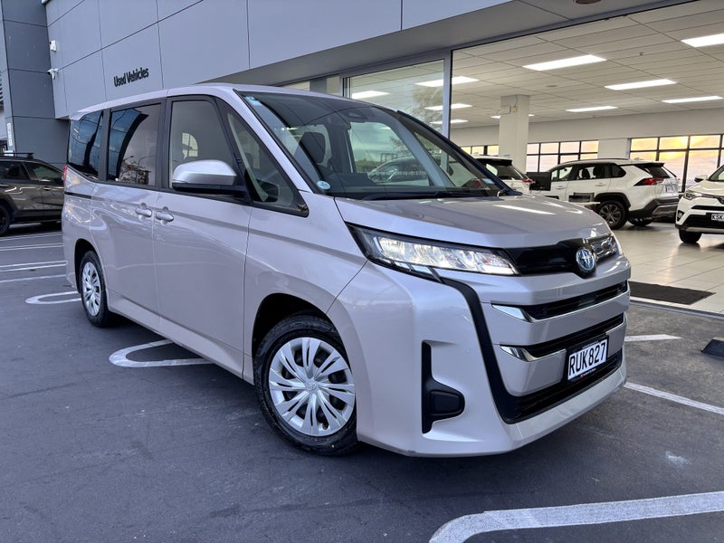 2022 Toyota Noah Hybrid
