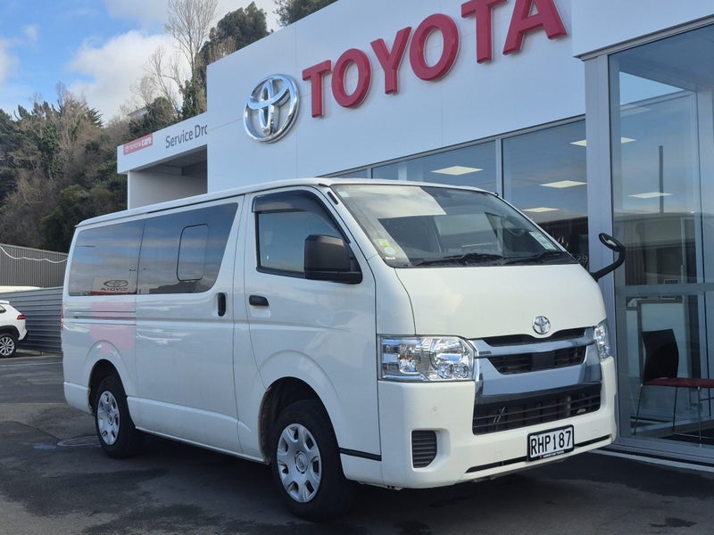 2022 Toyota Regius Hiace 2.8DT DX 6 Seat