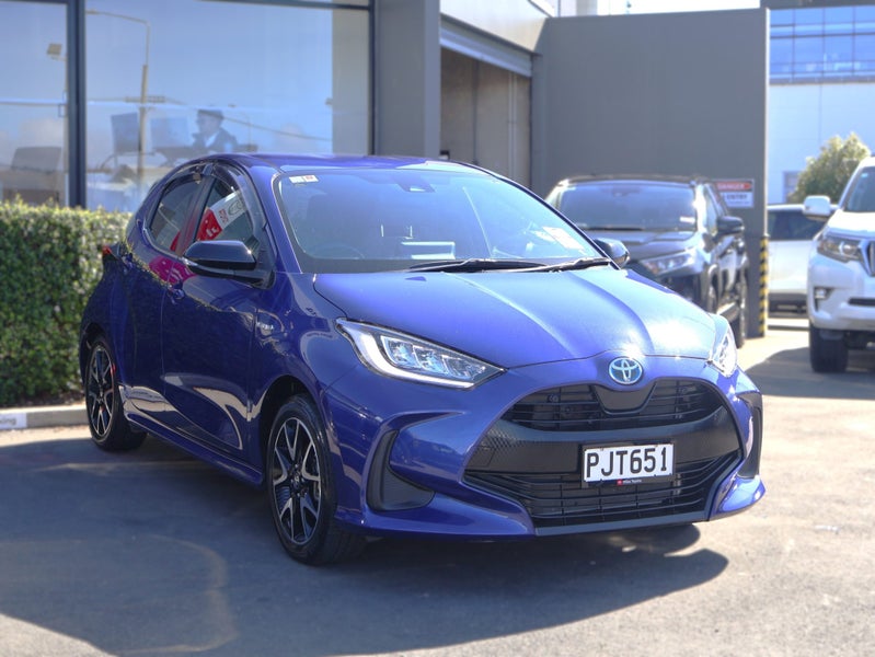 2022 Toyota Yaris ZR HYBRID, Push Start