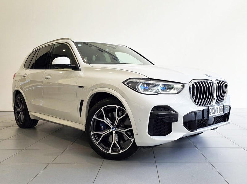 2023 BMW X5 xDrive45e iPerformance M Sport + In...