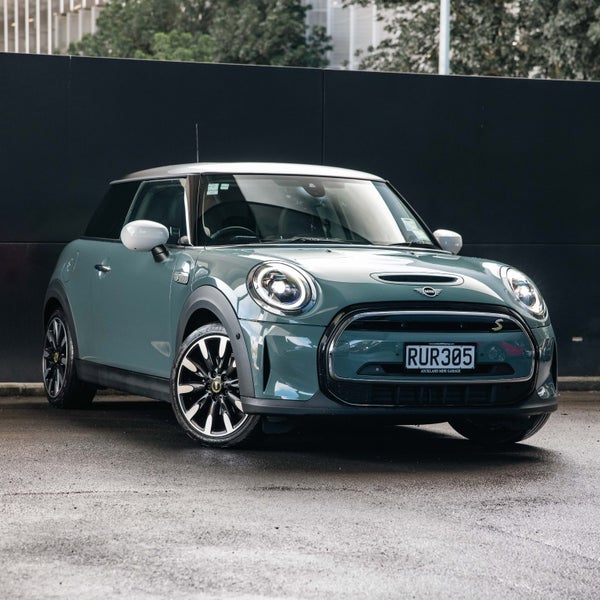 2023 MINI Hatch Cooper SE Electric