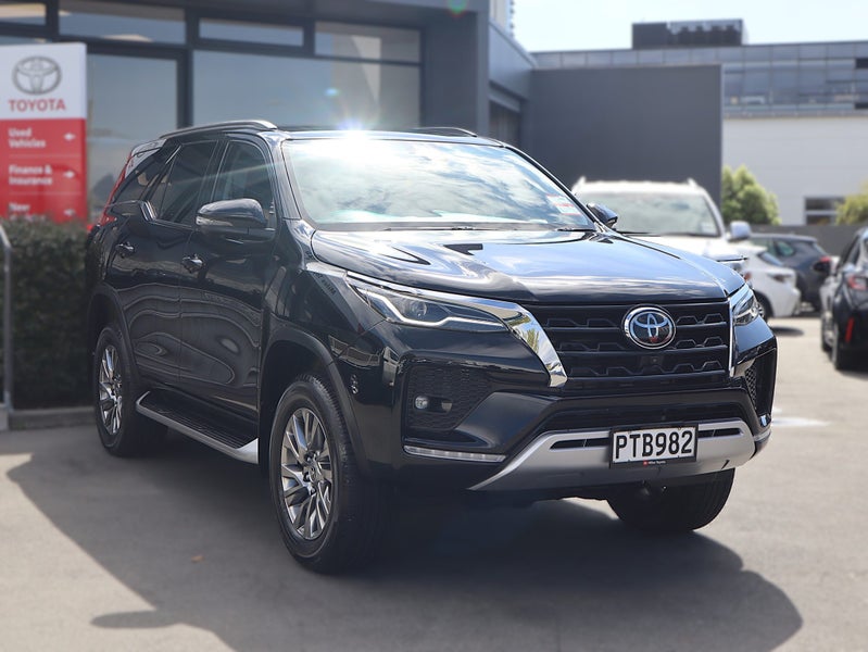 2023 Toyota Fortuner Limited 2.8DT 6AT 4WD 7 Se...