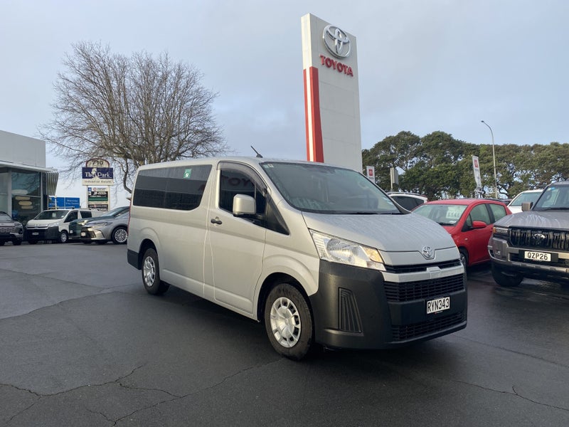 2023 Toyota Hiace ZR 2.8DT 6AT RWD MB/4D/10S (H...