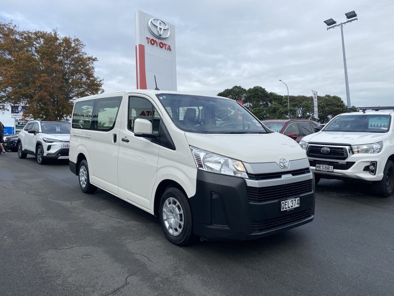 2023 Toyota Hiace ZR 2.8DT/6MT