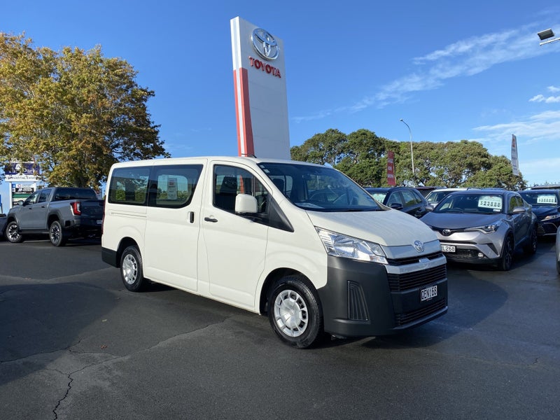 2023 Toyota Hiace ZR 2.8DT/6MT