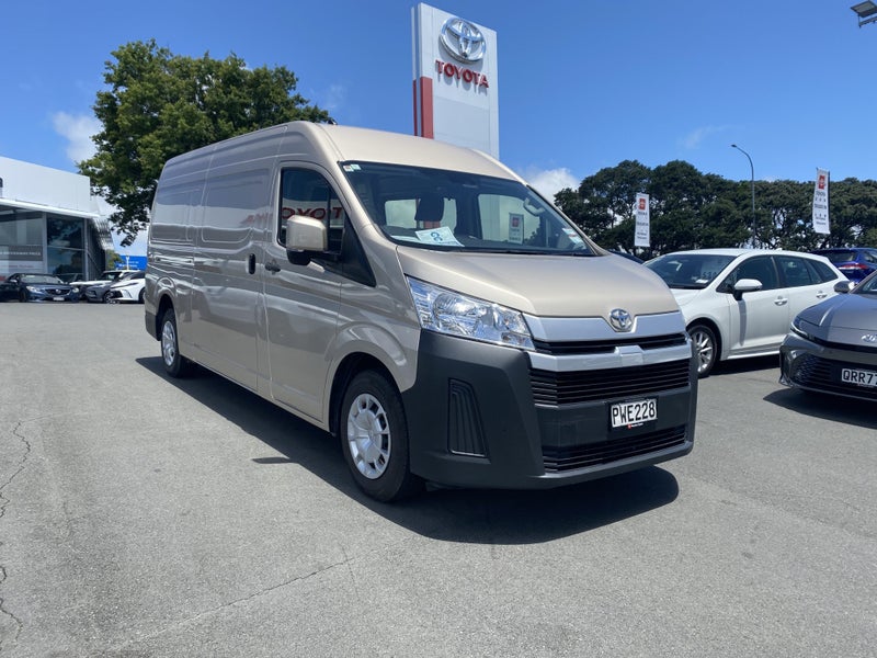 2023 Toyota Hiace ZX 2.8DT 6AT