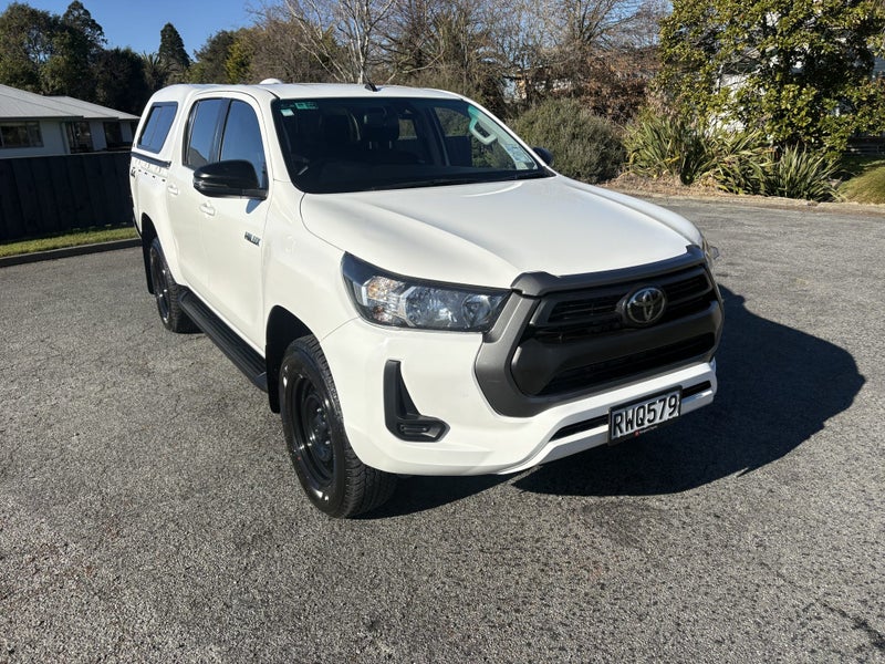2023 Toyota Hilux SR 2.8DT 6AT 4WD DCW/4D/5S