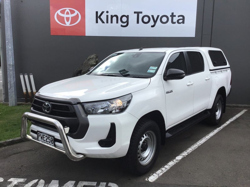 2023 Toyota Hilux SR 2.8DT 6MT 2WD Canopy