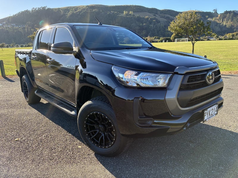 2023 Toyota Hilux SR 2.8DT 6MT 4WD